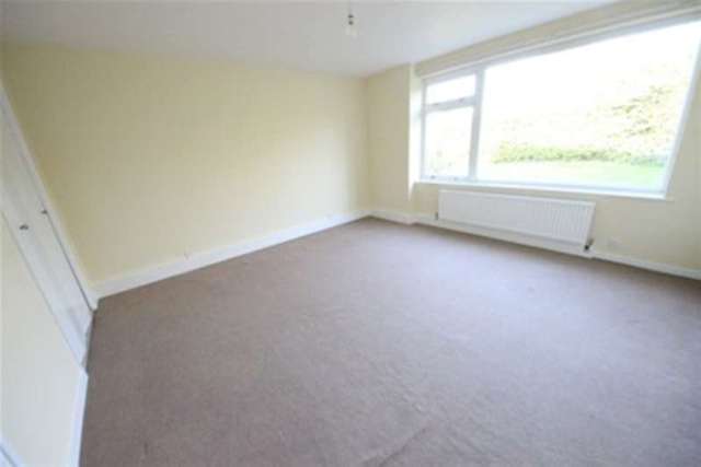 Image of 2 Bedroom Flat to rent at Guildford, GU1 2NG