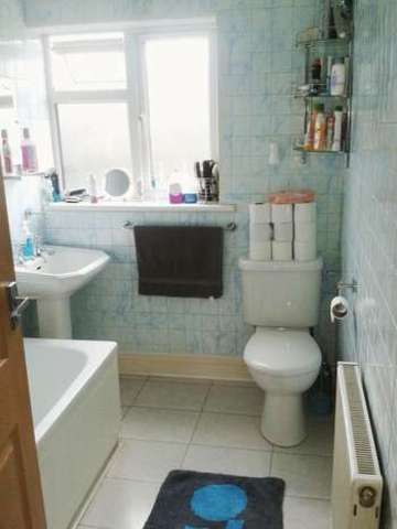  Image of 3 Bedroom Semi-Detached for sale at Brent Close  Dartford, DA2 6DB