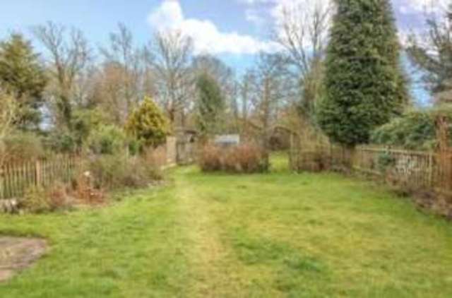  Image of 4 Bedroom Detached for sale at Croydon  Shirley, CR0 8HQ