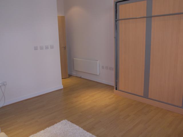  Image of 4 Bedroom Flat for sale at Bromyard Avenue  London, W3 7BS