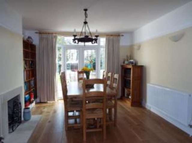  Image of 4 Bedroom Detached for sale at Byfleet West Byfleet Byfleet, KT14 7DD