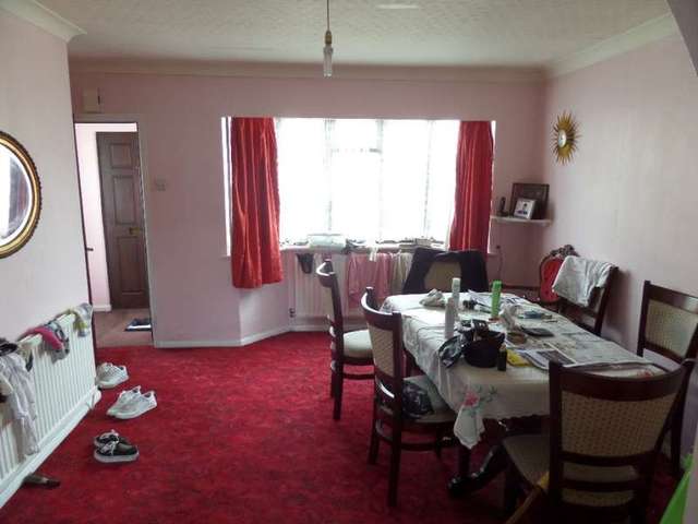  Image of 5 Bedroom Semi-Detached for sale at Newport Pagnell, MK16 0DR