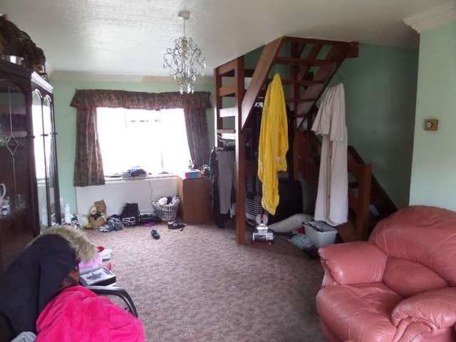  Image of 5 Bedroom Semi-Detached for sale at Newport Pagnell, MK16 0DR