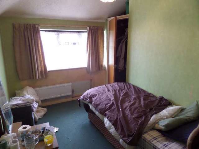  Image of 5 Bedroom Semi-Detached for sale at Newport Pagnell, MK16 0DR