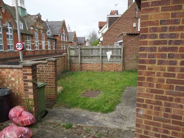  Image of 5 Bedroom Semi-Detached for sale at Newport Pagnell, MK16 0DR