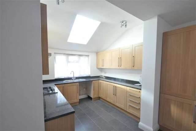  Image of 4 Bedroom Detached to rent at South Ealing, W5 4EP