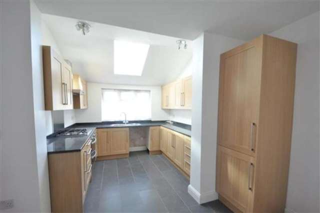  Image of 4 Bedroom Detached to rent at South Ealing, W5 4EP