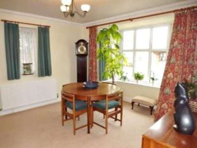  Image of 4 Bedroom Detached for sale at Chelmsford Essex Great Baddow, CM2 9TY