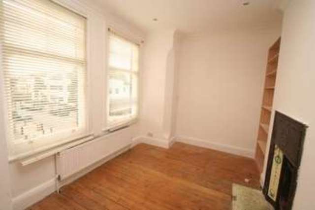  Image of 3 Bedroom Flat to rent at LOND0N, NW10 3PE