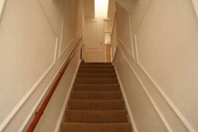  Image of 3 Bedroom Flat to rent at LOND0N, NW10 3PE