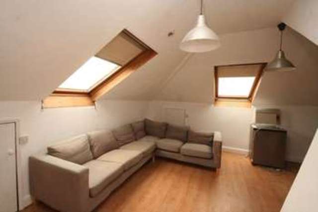  Image of 3 Bedroom Flat to rent at LOND0N, NW10 3PE