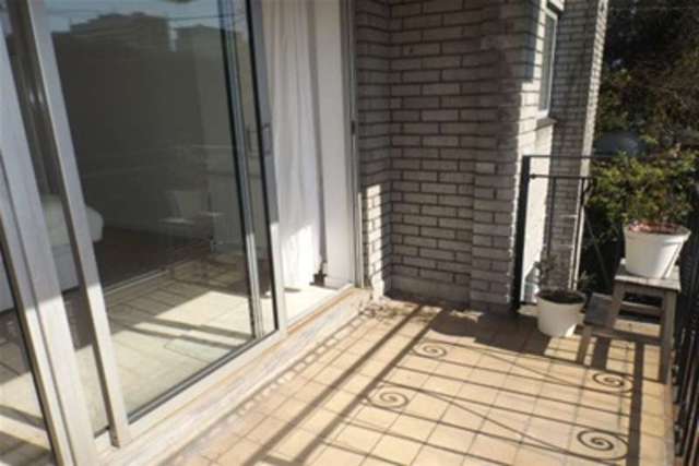  Image of 2 Bedroom Flat to rent at Cardiff, CF24 3FT