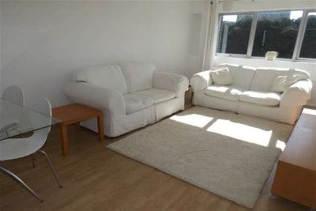  Image of 2 Bedroom Flat to rent at Cardiff, CF24 3FT