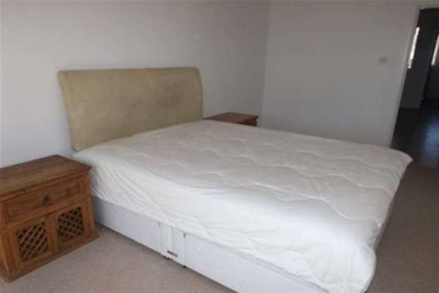  Image of 2 Bedroom Flat to rent at Cardiff, CF24 3FT