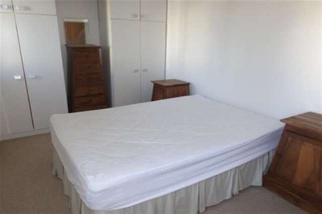  Image of 2 Bedroom Flat to rent at Cardiff, CF24 3FT