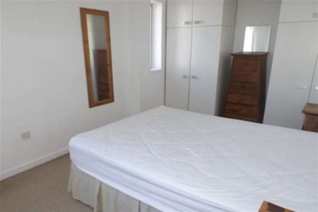  Image of 2 Bedroom Flat to rent at Cardiff, CF24 3FT