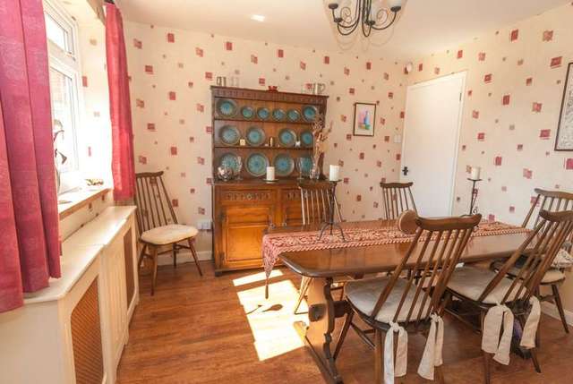  Image of 3 Bedroom Detached for sale at Loughborough, LE11 4PR