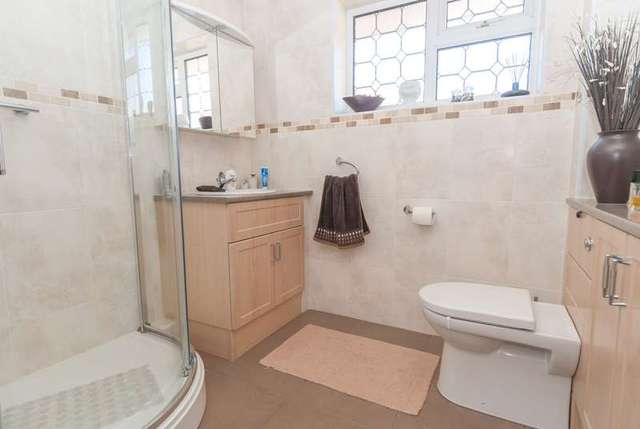  Image of 3 Bedroom Detached for sale at Loughborough, LE11 4PR