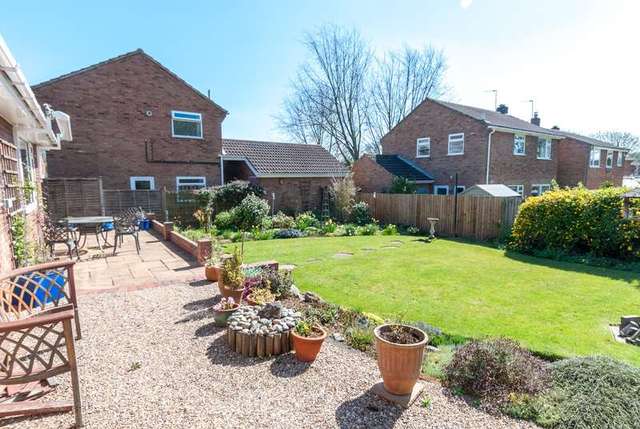  Image of 3 Bedroom Detached for sale at Loughborough, LE11 4PR
