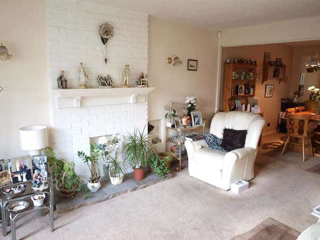  Image of 3 Bedroom End of Terrace for sale at Leeds  Gledhow, LS8 4AJ