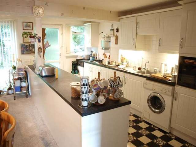  Image of 3 Bedroom End of Terrace for sale at Leeds  Gledhow, LS8 4AJ