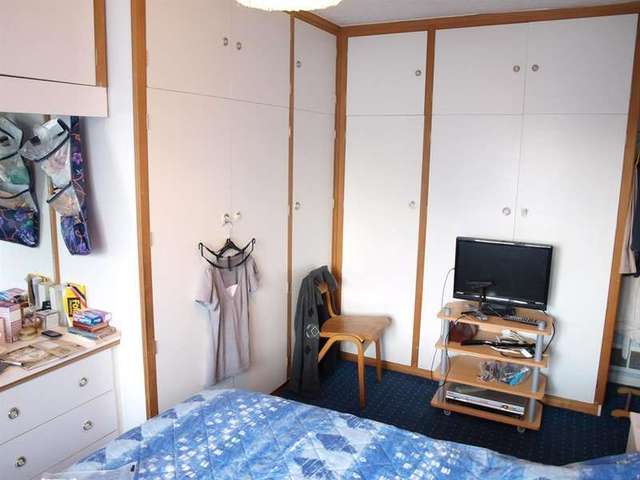  Image of 3 Bedroom End of Terrace for sale at Leeds  Gledhow, LS8 4AJ
