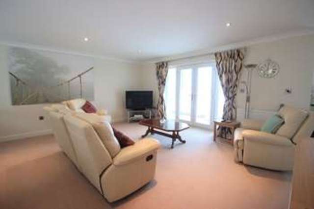  Image of 3 Bedroom Flat for sale at Doc Fictoria  Caernarfon, LL55 1TH