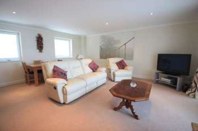  Image of 3 Bedroom Flat for sale at Doc Fictoria  Caernarfon, LL55 1TH