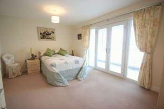  Image of 3 Bedroom Flat for sale at Doc Fictoria  Caernarfon, LL55 1TH