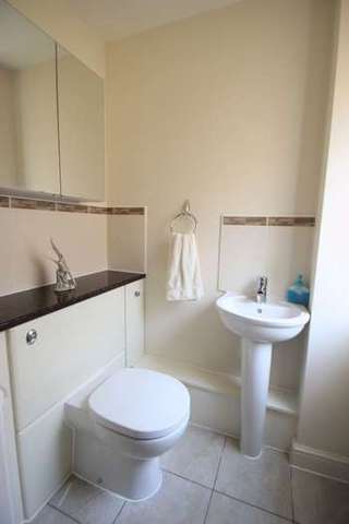  Image of 3 Bedroom Flat for sale at Doc Fictoria  Caernarfon, LL55 1TH