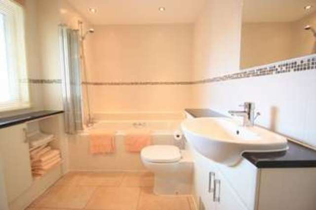  Image of 3 Bedroom Flat for sale at Doc Fictoria  Caernarfon, LL55 1TH
