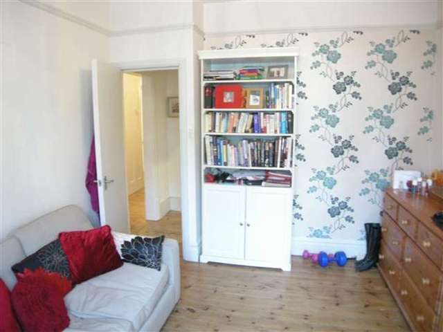  Image of 2 Bedroom Flat for sale at Streatham Hill, SW2 5LU