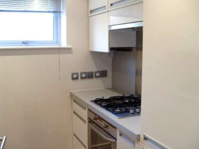  Image of 2 Bedroom Flat to rent at Kay Street  Shoreditch, E2 8QG