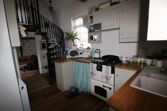  Image of 2 Bedroom Detached for sale at Ferry Lane Alveston Stratford-Upon-Avon, CV37 7QX