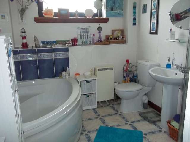  Image of 2 Bedroom Apartment for sale at Villa Road  Oban, PA34 4NA