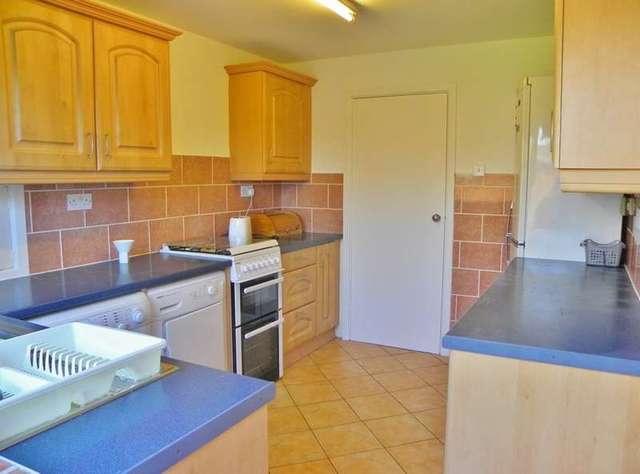  Image of 3 Bedroom Terraced to rent at Maidenhead, SL6 3NY