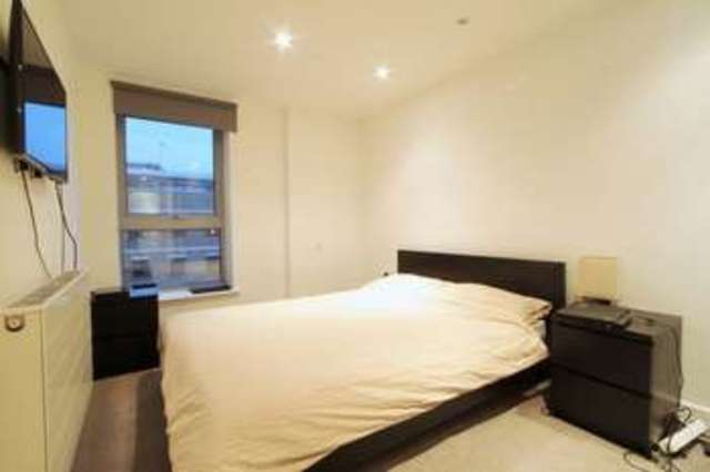  Image of 2 Bedroom Flat to rent at London  London, EC2A 3EQ