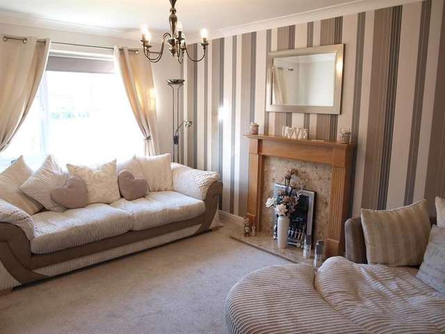  Image of 3 Bedroom Semi-Detached for sale at Leeds  Middleton, LS10 4TR
