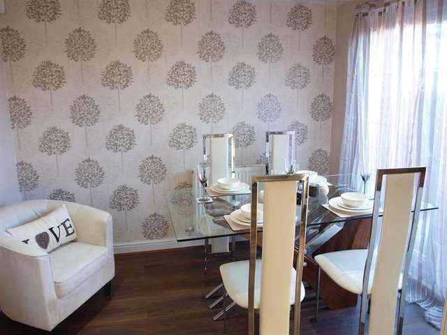  Image of 3 Bedroom Semi-Detached for sale at Leeds  Middleton, LS10 4TR