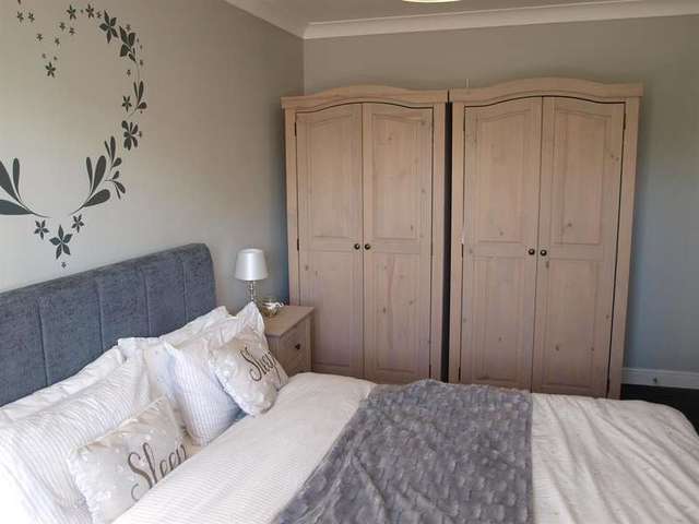  Image of 3 Bedroom Semi-Detached for sale at Leeds  Middleton, LS10 4TR