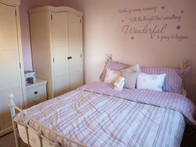  Image of 3 Bedroom Semi-Detached for sale at Leeds  Middleton, LS10 4TR