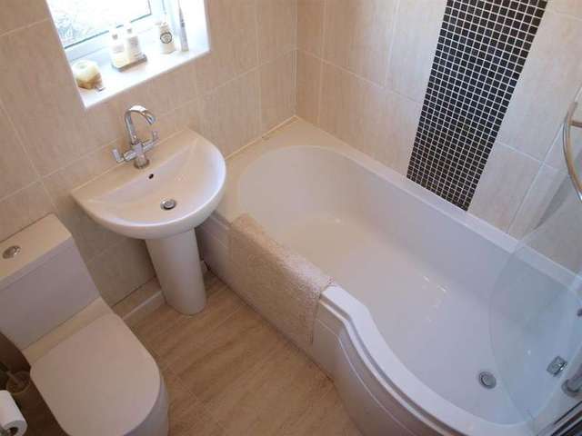  Image of 3 Bedroom Semi-Detached for sale at Leeds  Middleton, LS10 4TR