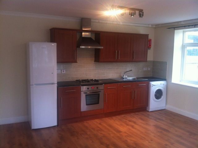  Image of 2 Bedroom Flat to rent at 53 Grange Park  Ealing, W5 3PR