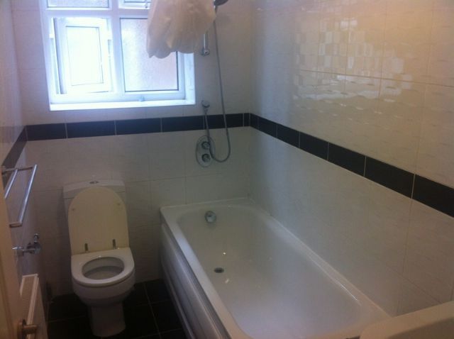  Image of 2 Bedroom Flat to rent at 53 Grange Park  Ealing, W5 3PR