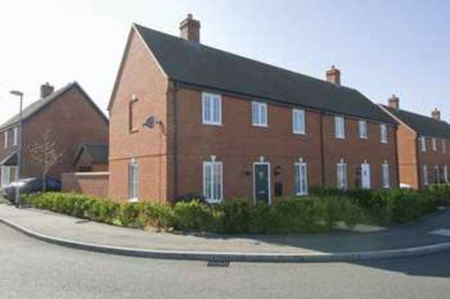  Image of 3 Bedroom Semi-Detached for sale at Woodpecker Close Great Barford Bedford, MK44 3BG