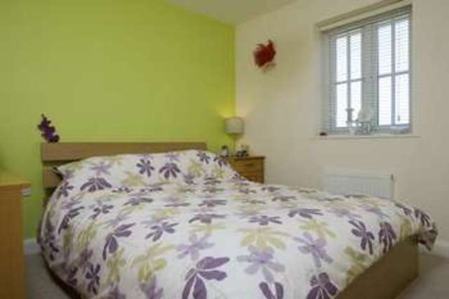  Image of 3 Bedroom Semi-Detached for sale at Woodpecker Close Great Barford Bedford, MK44 3BG