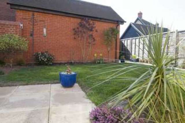  Image of 3 Bedroom Semi-Detached for sale at Woodpecker Close Great Barford Bedford, MK44 3BG