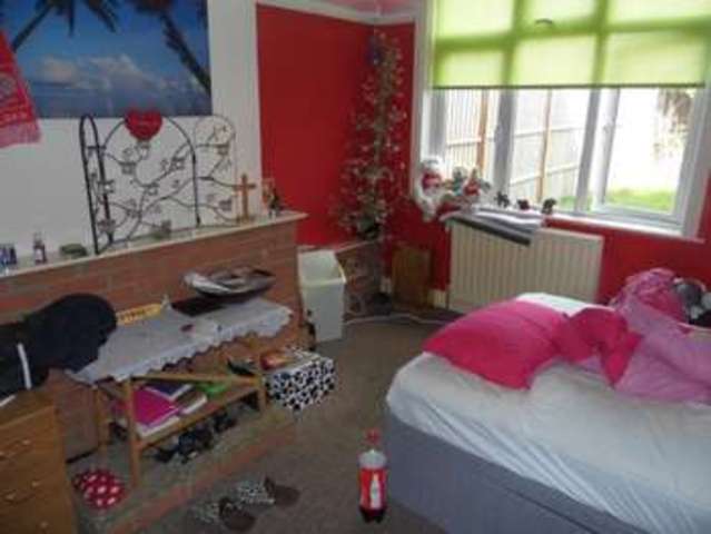  Image of 3 Bedroom Semi-Detached for sale at Scunthorpe South Humberside Scunthorpe, DN15 6BB