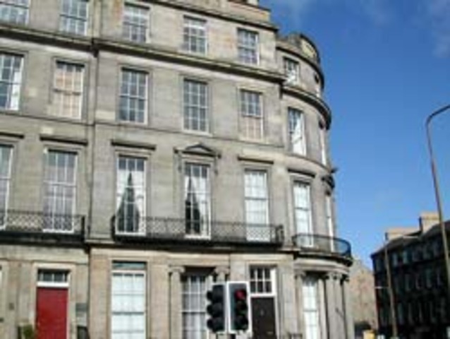  Image of 2 Bedroom Flat to rent at City Centre Edinburgh Edinburgh, EH7 4AE
