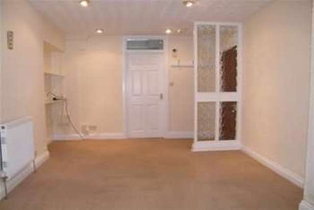  Image of 2 Bedroom Flat to rent at Plymouth, PL2 1RR